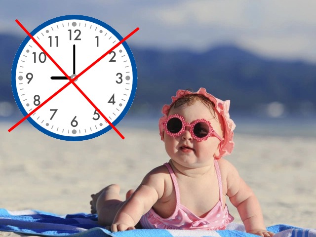 Không nên tắm cho bé sau 9h sáng vì tia cực tím lúc này ở mức cao