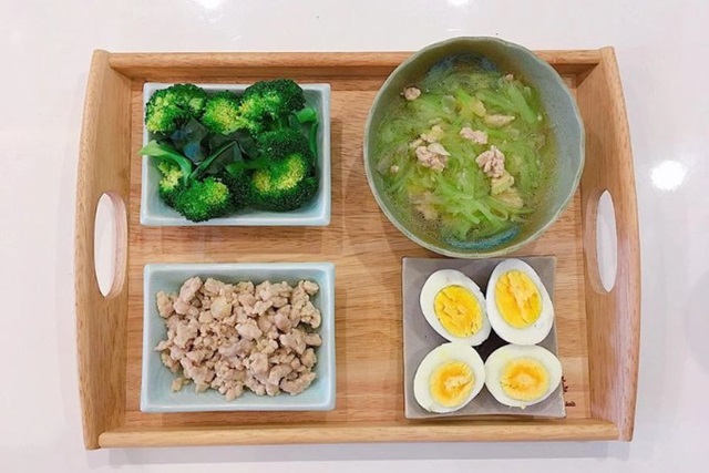 Lên thực đơn cho mẹ sau sinh cần lựa chọn những thực phẩm an toàn
