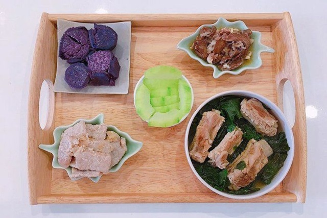 Thực đơn cho sản phụ sau sinh nên đa dạng các loại thực phẩm
