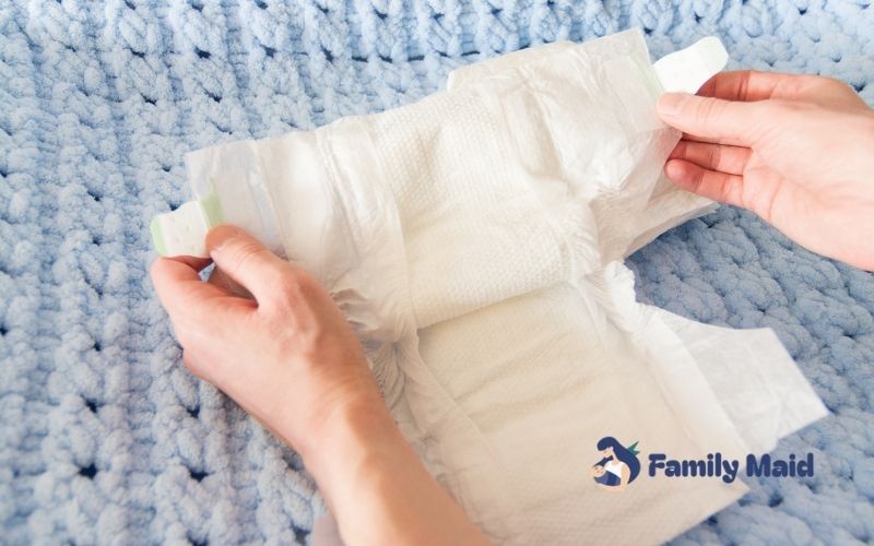 cách mặc bỉm cho mẹ sau sinh