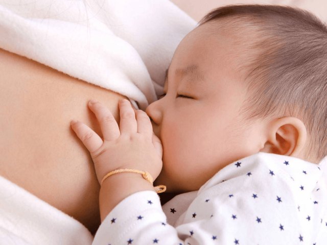 Ăn loại trái cây không phù hợp có thể ảnh hưởng đến nguồn sữa tự nhiên của mẹ
