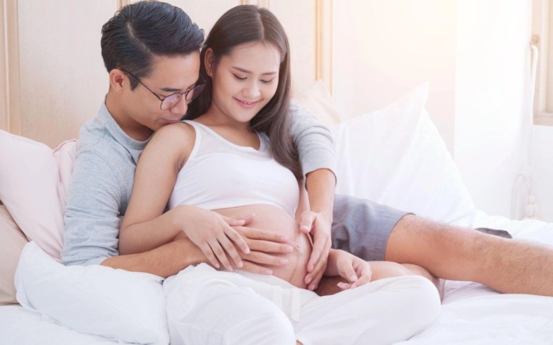 Mẹ bầu 3 tháng cuối quan hệ an toàn giúp giảm stress, nâng cao tâm trạng
