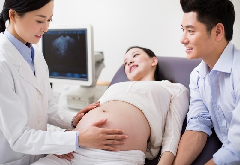 Cần đưa mẹ bầu đi khám ngay khi xảy ra tình trạng co giật, choáng váng 