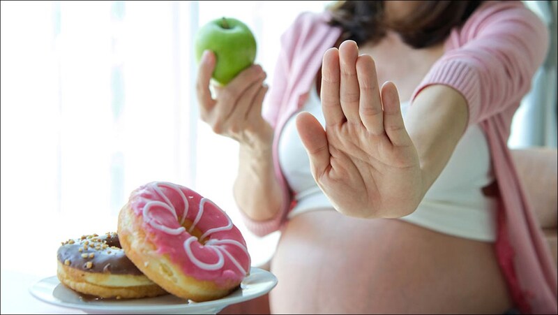 Tránh thực phẩm và đồ uống không an toàn giúp mẹ và bé khỏe mạnh Tránh thực phẩm và đồ uống không an toàn giúp mẹ và bé khỏe mạnh