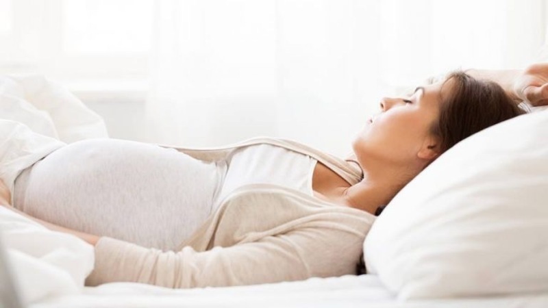 Lỡ nằm ngửa trong 3 tháng cuối thường không nguy hiểm nếu đổi tư thế kịp thời Lỡ nằm ngửa trong 3 tháng cuối thường không nguy hiểm nếu đổi tư thế kịp thời
