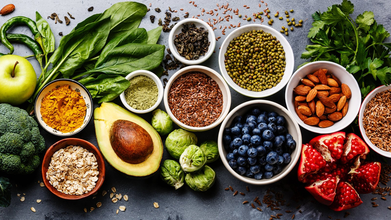 Nhóm thực phẩm giàu vitamin giúp tăng cường sức đề kháng và hỗ trợ sức khỏe tổng thể cho mẹ bầu