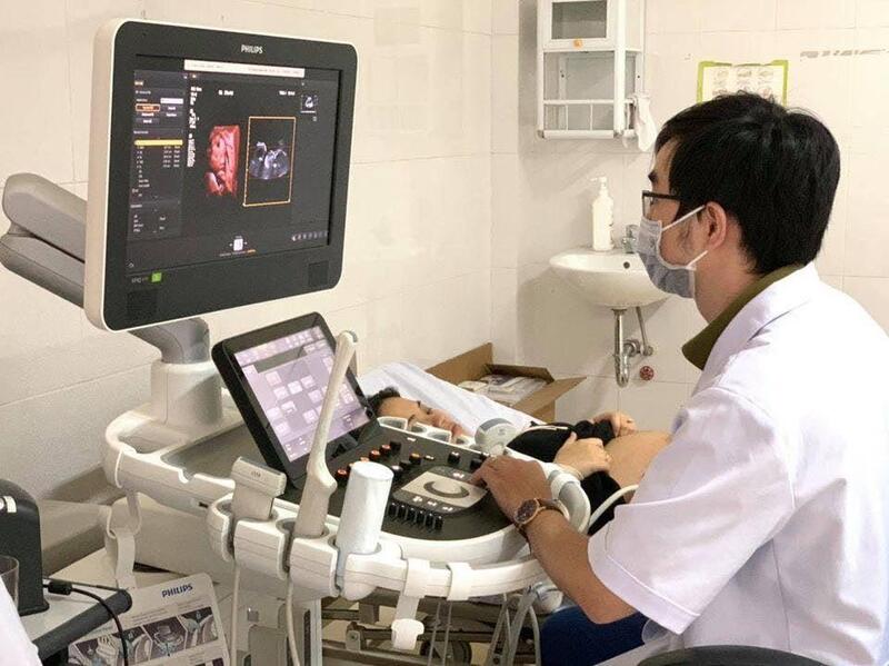 Theo dõi sức khỏe mẹ và hình ảnh siêu âm thai 8 tuần, ghi chép và tuân thủ chỉ dẫn bác sĩ