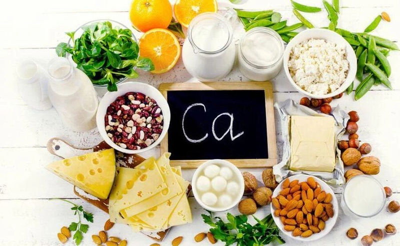 Canxi đầy đủ giúp bé phát triển hệ xương chắc khỏe và bảo vệ xương của mẹ bầu Canxi đầy đủ giúp bé phát triển hệ xương chắc khỏe và bảo vệ xương của mẹ bầu