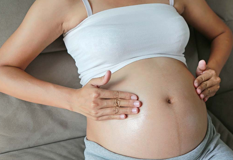 Mang thai 3 tháng cuối có nên đi xe máy không? Lưu ý an toàn