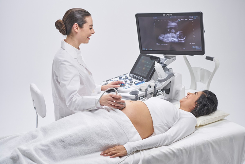 Siêu âm ổ bụng ở tuần 7 an toàn nhưng hình ảnh thai có thể chưa thật sự rõ nét
